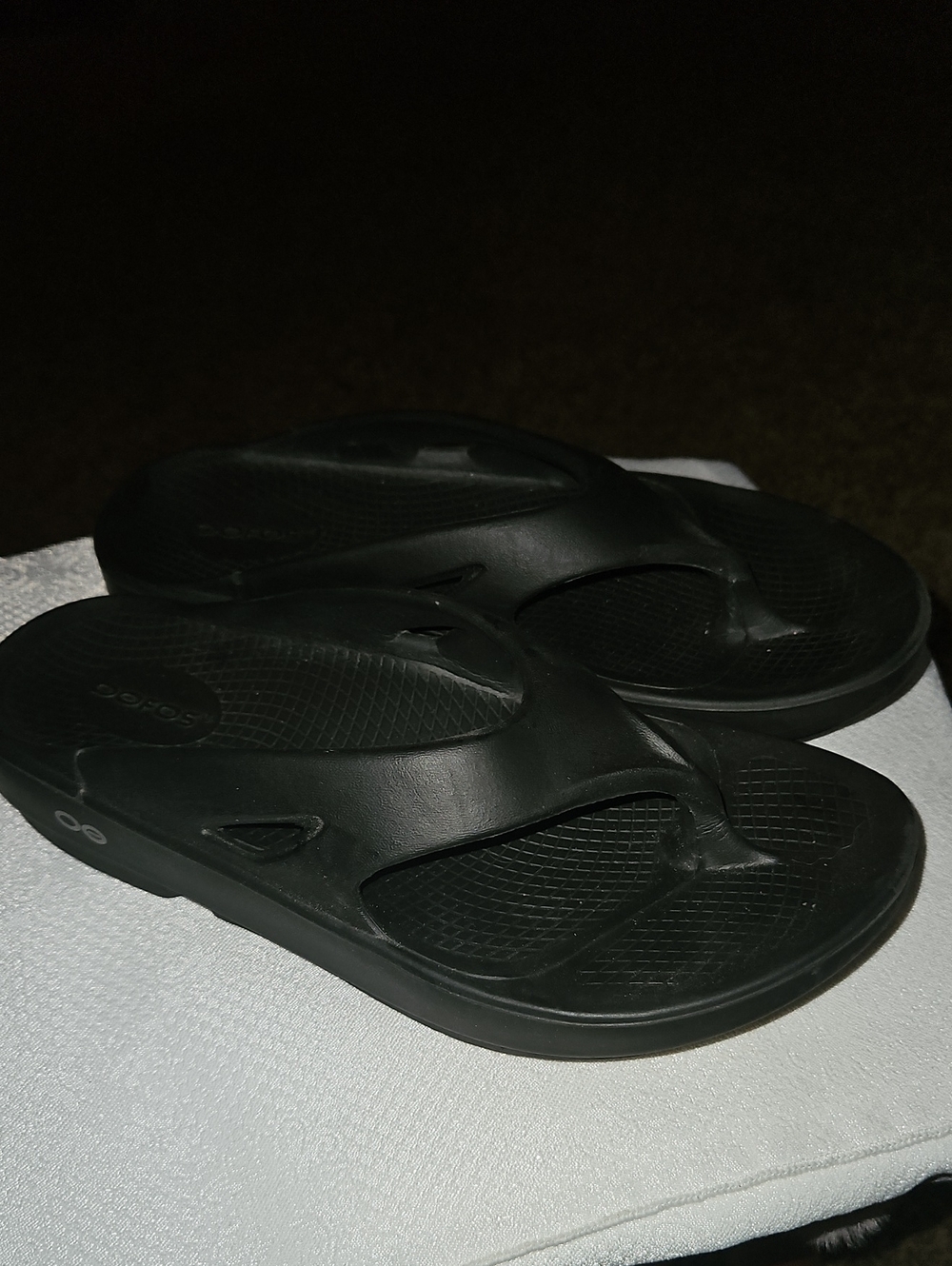 Women's Oofos Black Comfort Flip Flops W8- M6